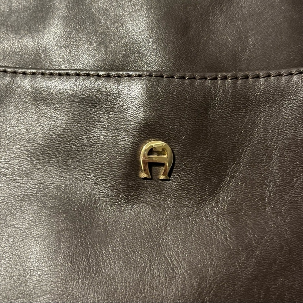 Aigner Brown Leather Shoulder Bag with Adjustable Leather Strap, VGUC - Picture 2 of 6